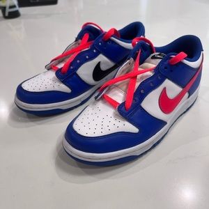 Nike youth Size 5